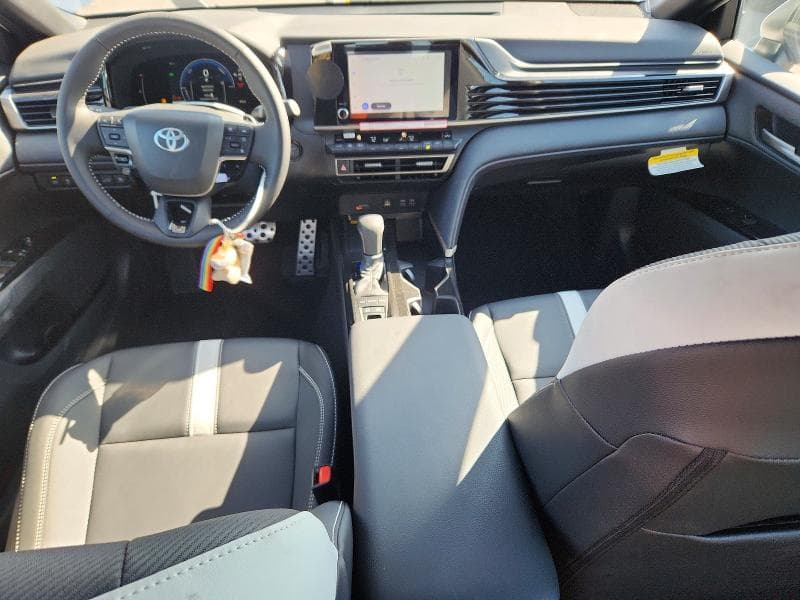 2026 TOYOTA CAMRY SE 8