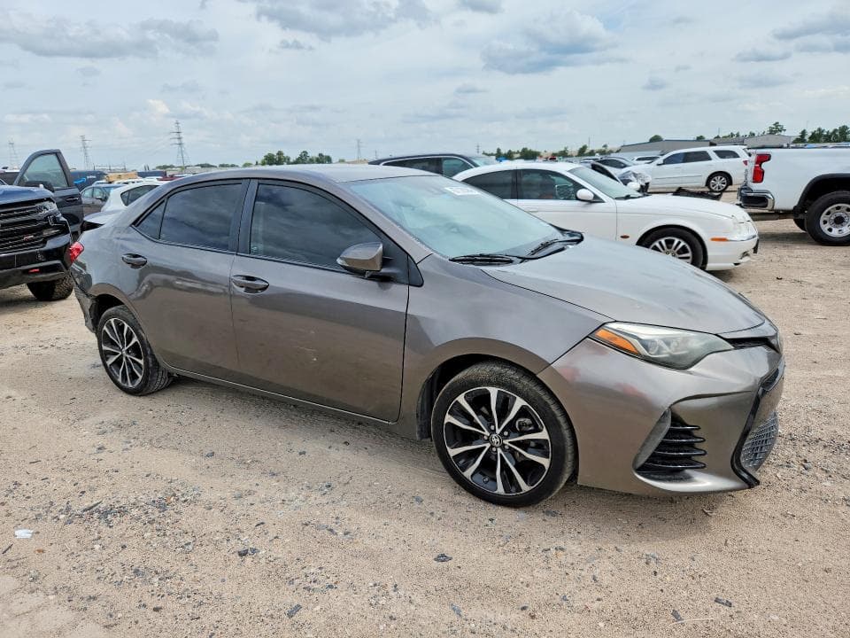 2017 TOYOTA COROLLA SE 4
