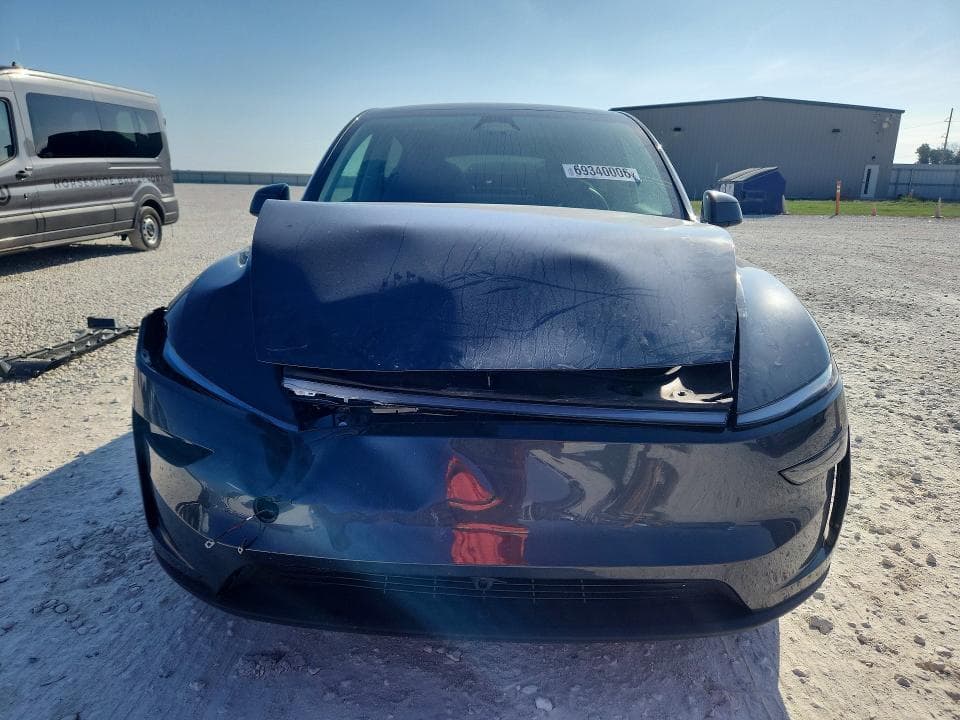 2026 TESLA MODEL Y 5