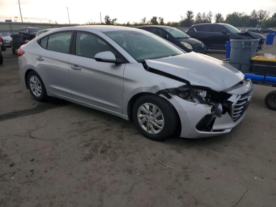 2018 HYUNDAI ELANTRA SE 4