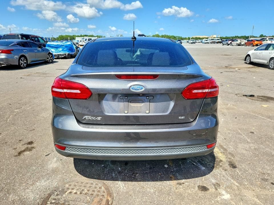 2017 FORD FOCUS SE 6