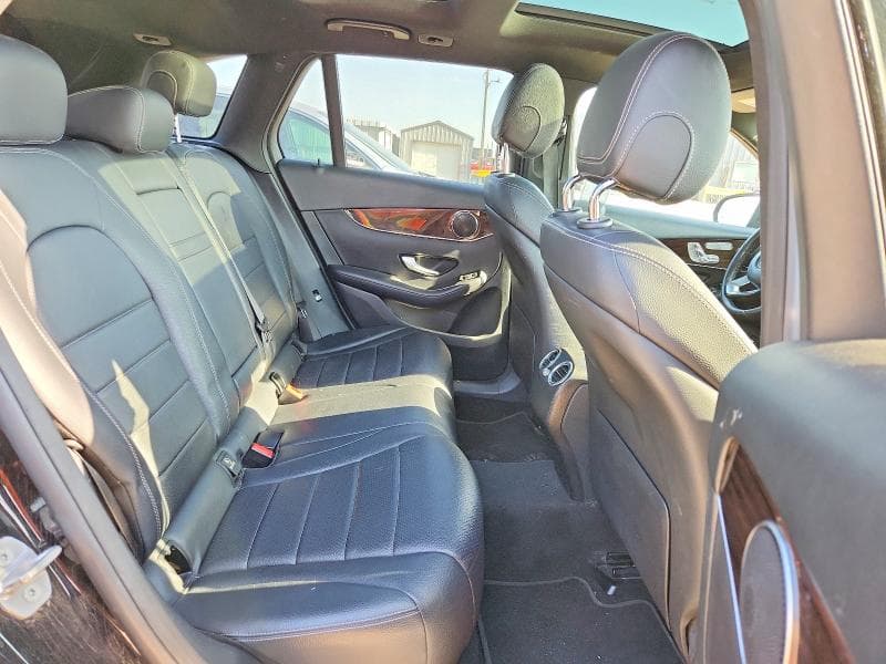 2017 MERCEDES-BENZ GLC 300 4MATIC 10