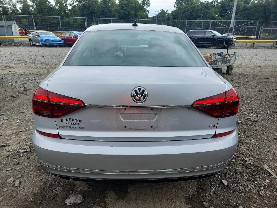 2018 VOLKSWAGEN PASSAT SE 6
