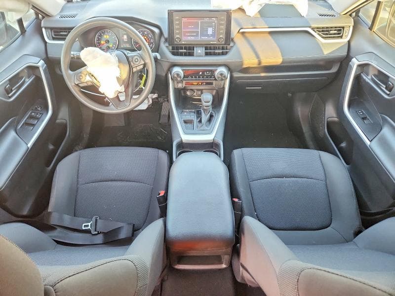 2020 TOYOTA RAV4 LE 8