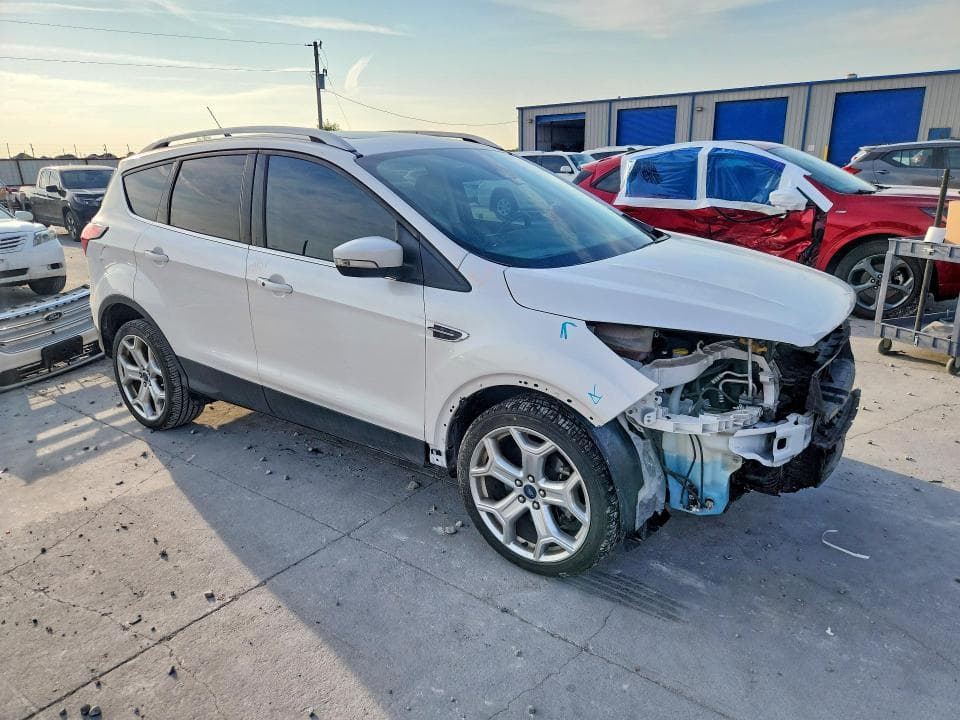 2019 FORD ESCAPE TITANIUM 4