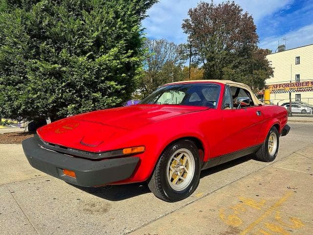 1980 TRIUMPH CAR TR-7 2