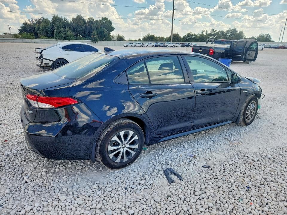 2021 TOYOTA COROLLA LE 3