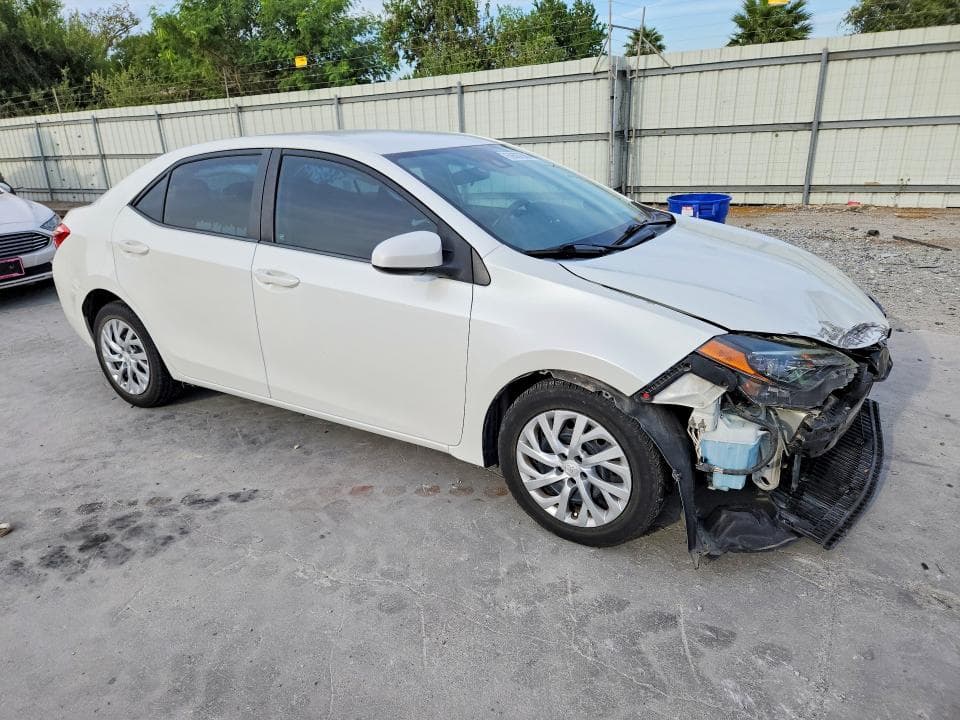 2018 TOYOTA COROLLA LE 4