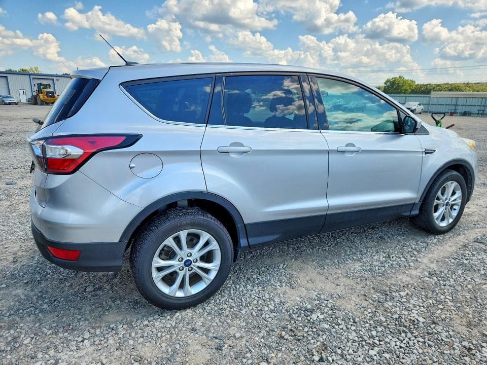 2017 FORD ESCAPE SE 3