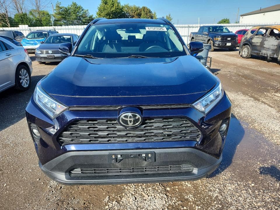 2019 TOYOTA RAV4 XLE 5