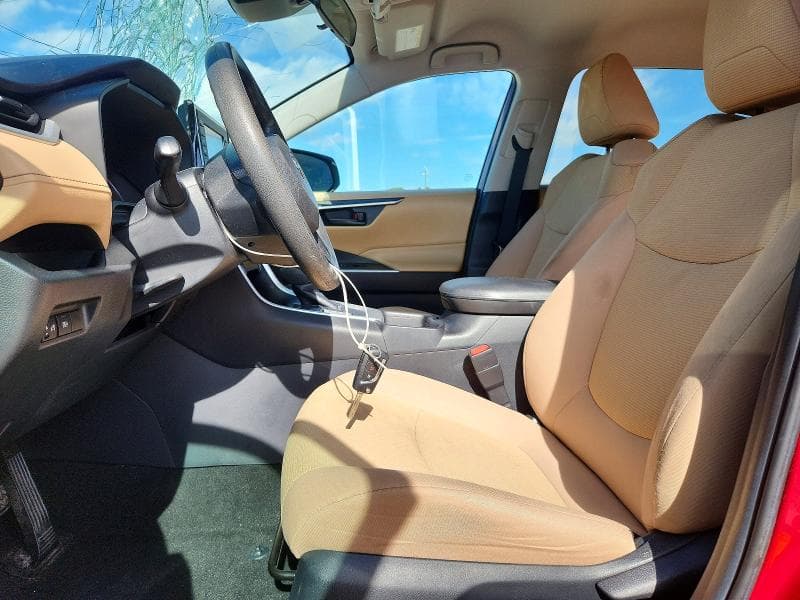 2019 TOYOTA RAV4 LE 7