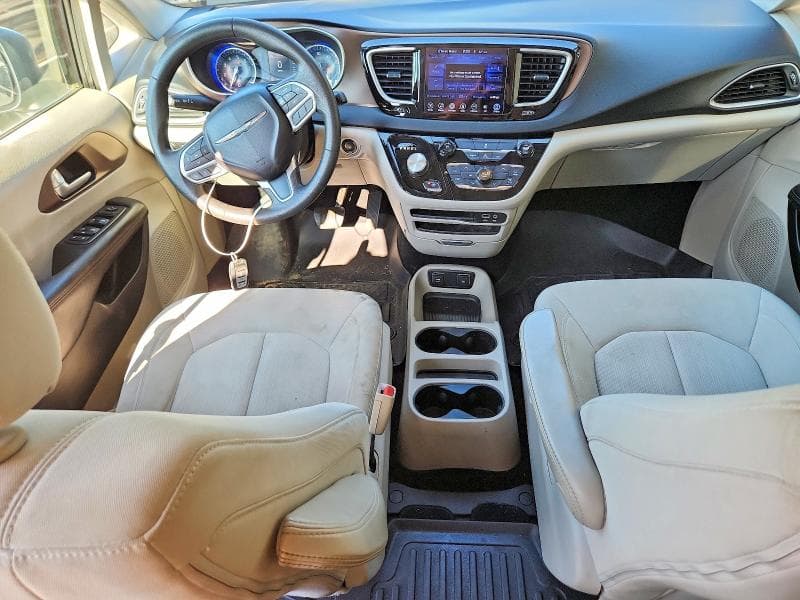 2017 CHRYSLER PACIFICA TOURING 8