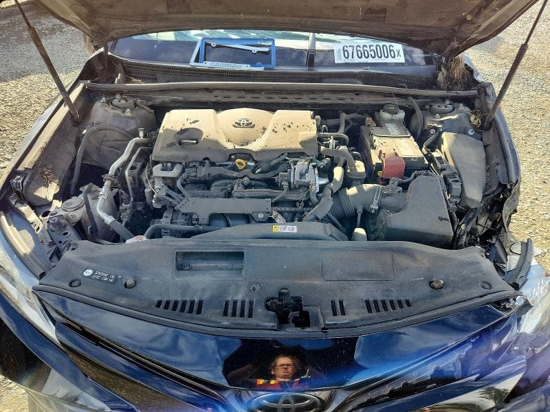 2018 TOYOTA CAMRY LE 11