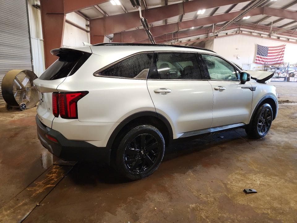 2021 KIA SORENTO S 3