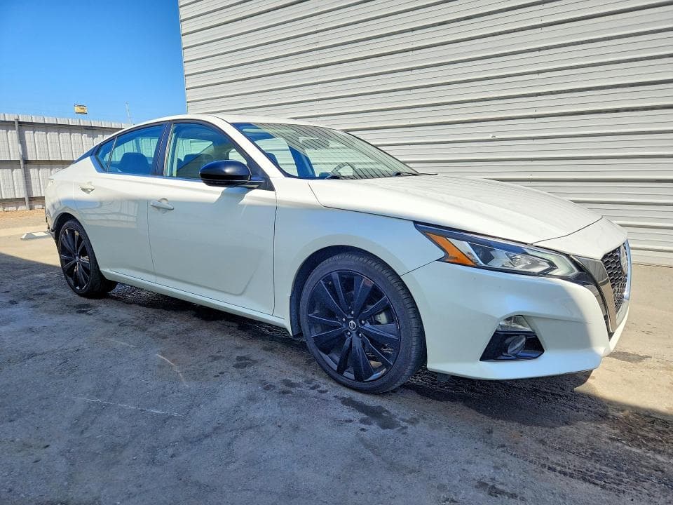 2022 NISSAN ALTIMA SR 4