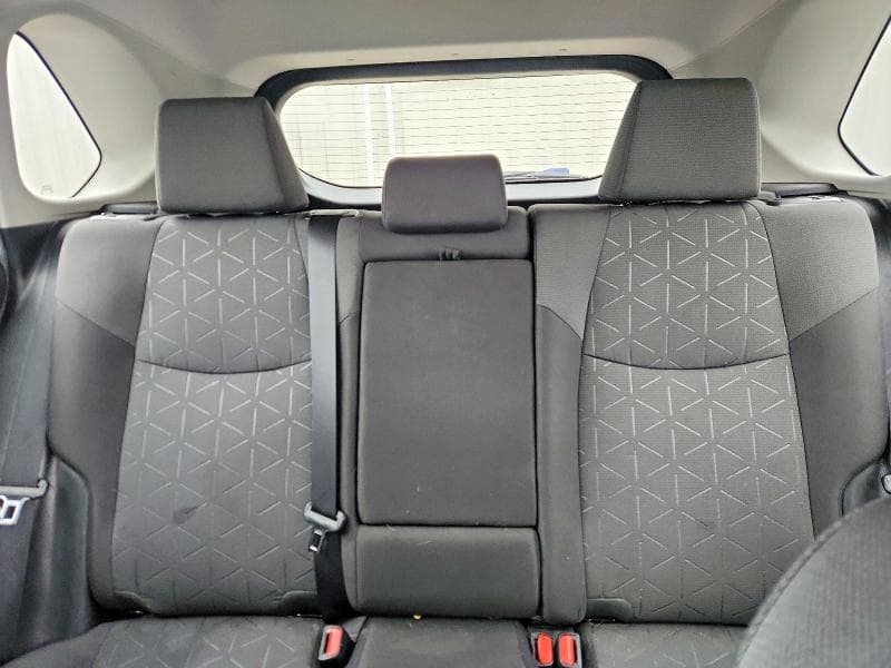 2020 TOYOTA RAV4 XLE 10