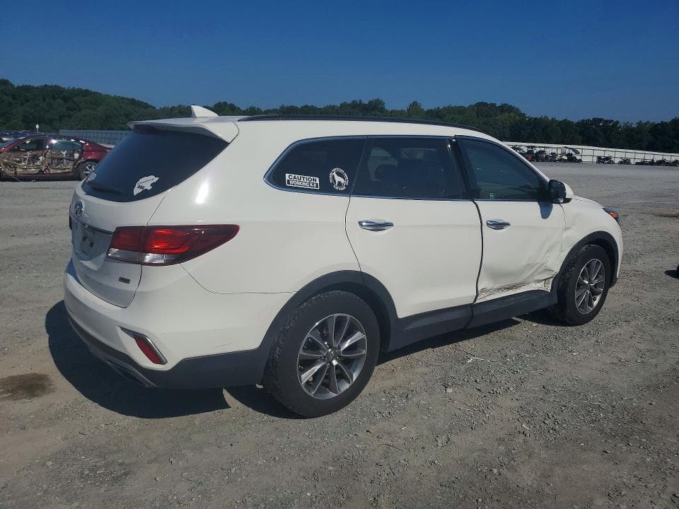 2017 HYUNDAI SANTA FE SE 3
