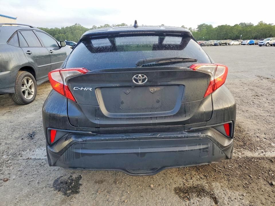 2019 TOYOTA C-HR LE 6