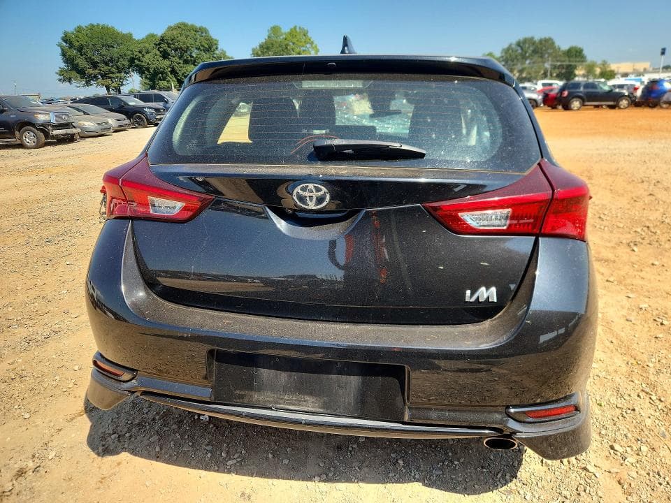2017 TOYOTA COROLLA IM BASE 6