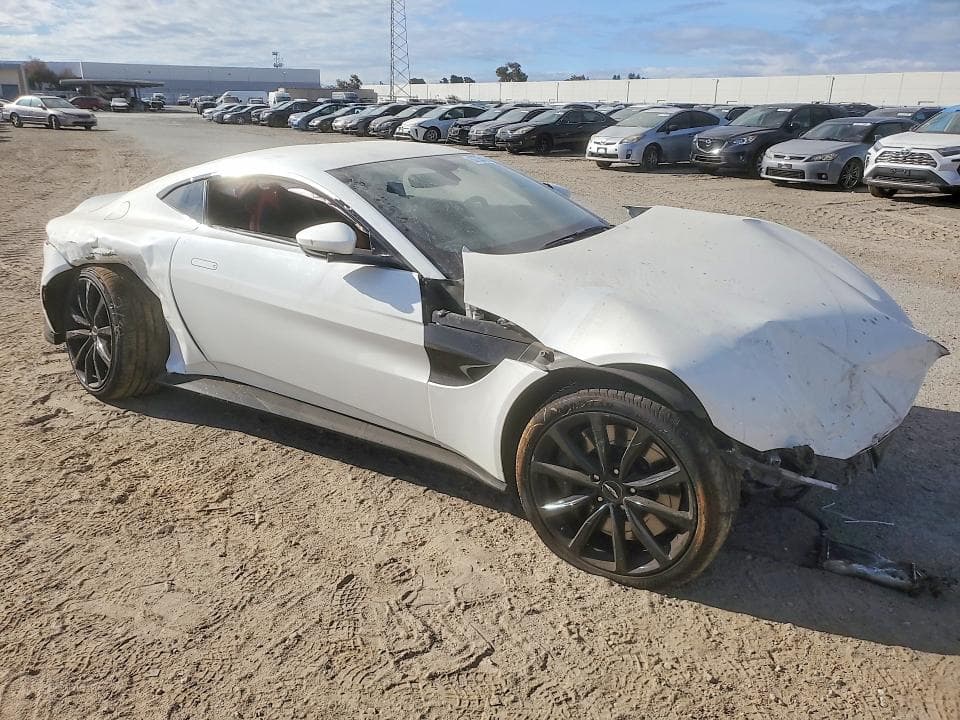 2019 ASTON MARTIN VANTAGE 4