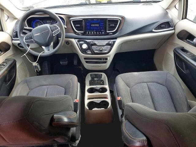 2017 CHRYSLER PACIFICA TOURING 8