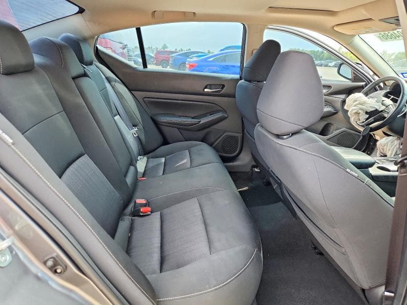 2019 NISSAN ALTIMA SV 10