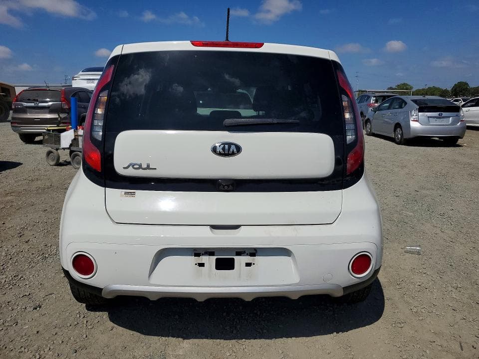2018 KIA SOUL + 6