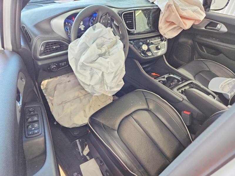 2025 CHRYSLER PACIFICA LIMITED 8