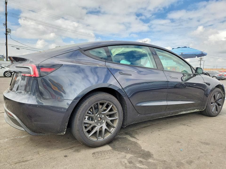 2025 TESLA MODEL 3 3