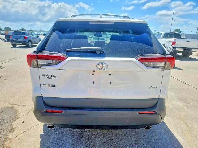 2024 TOYOTA RAV4 XLE 6