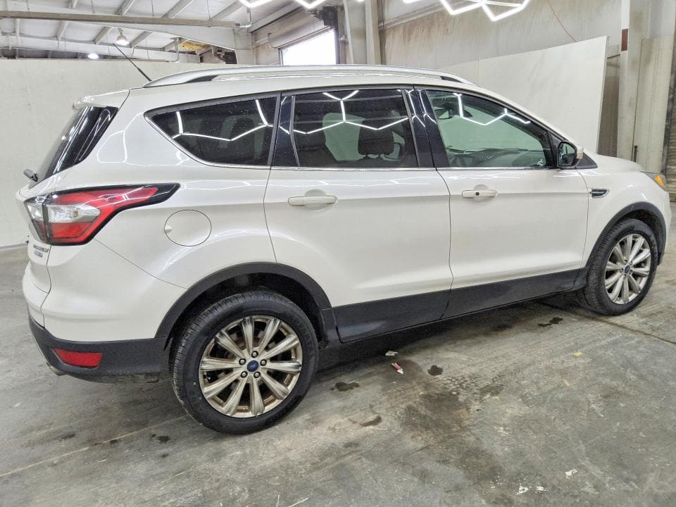 2017 FORD ESCAPE TITANIUM 3
