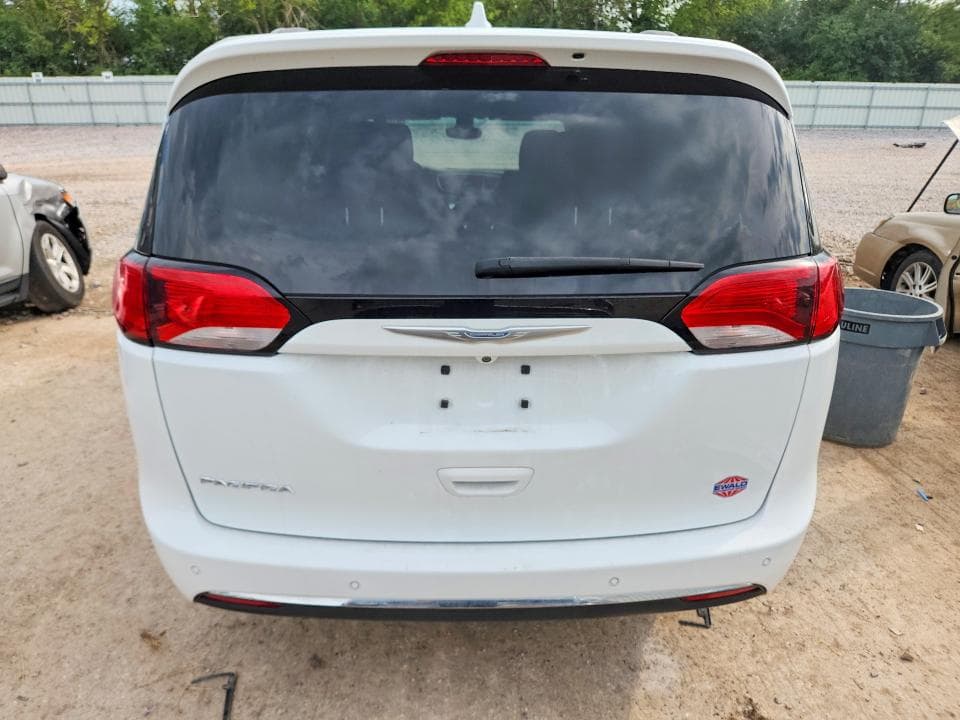 2017 CHRYSLER PACIFICA TOURING L 6