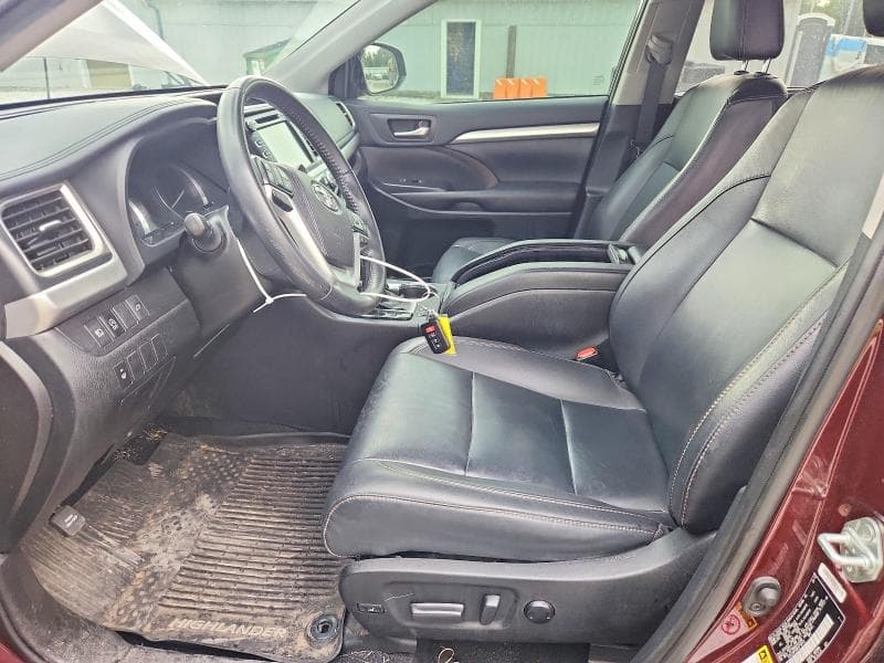 2019 TOYOTA HIGHLANDER XLE 7