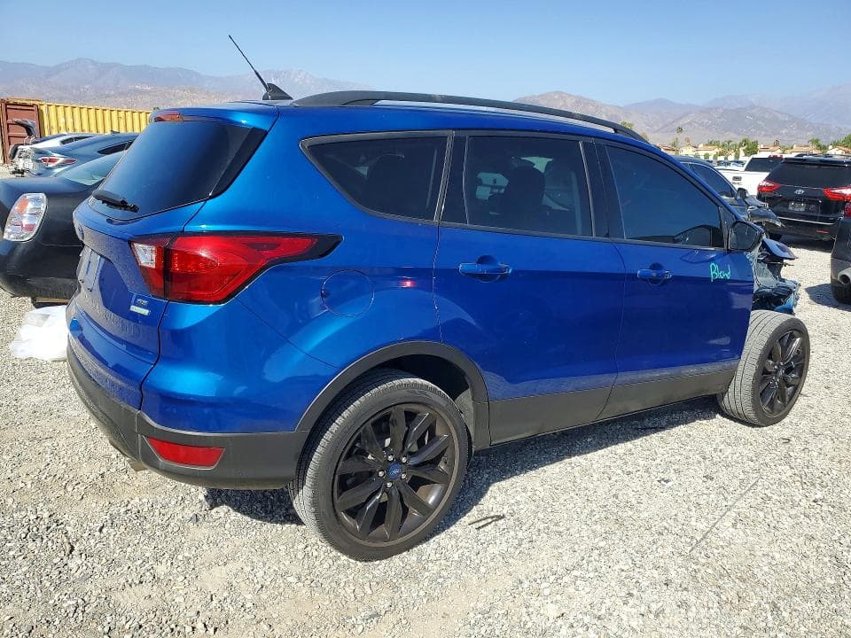 2019 FORD ESCAPE SE 3