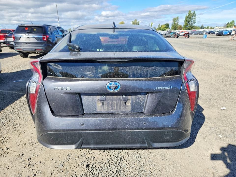 2017 TOYOTA PRIUS THREE TOURING 6