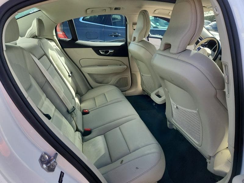 2020 VOLVO S60 T6 MOMENTUM 10