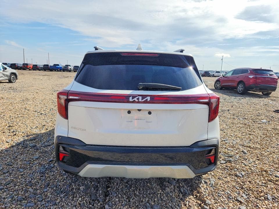 2024 KIA SELTOS EX 6
