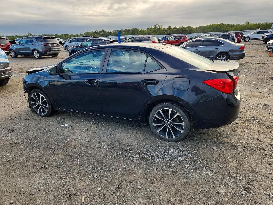 2017 TOYOTA COROLLA SE 2