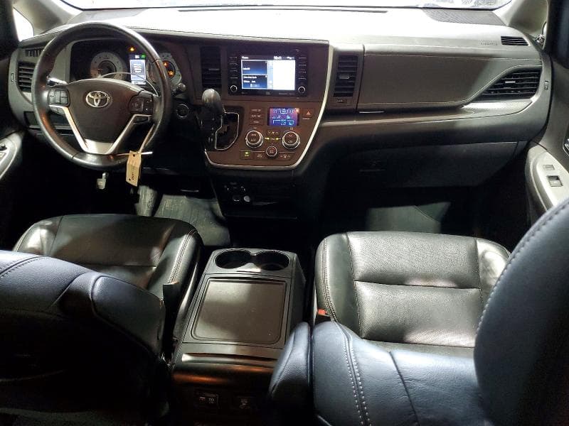 2020 TOYOTA SIENNA SE 7-PASSENGER 8