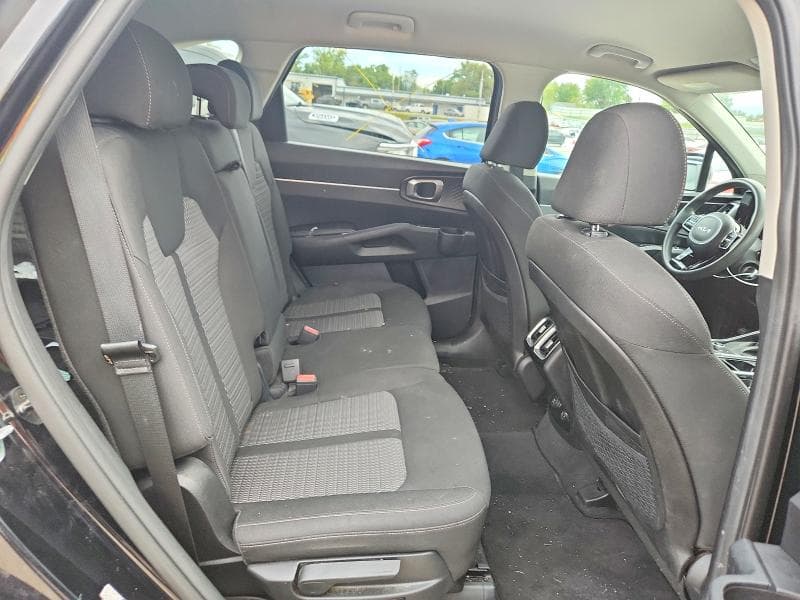 2023 KIA SORENTO LX 11