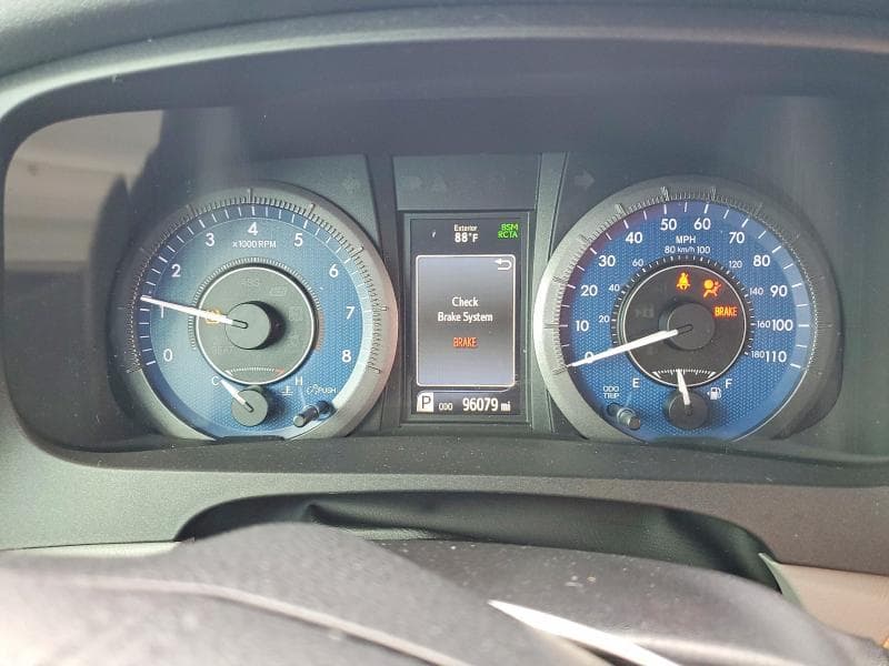 2020 TOYOTA SIENNA LE 9