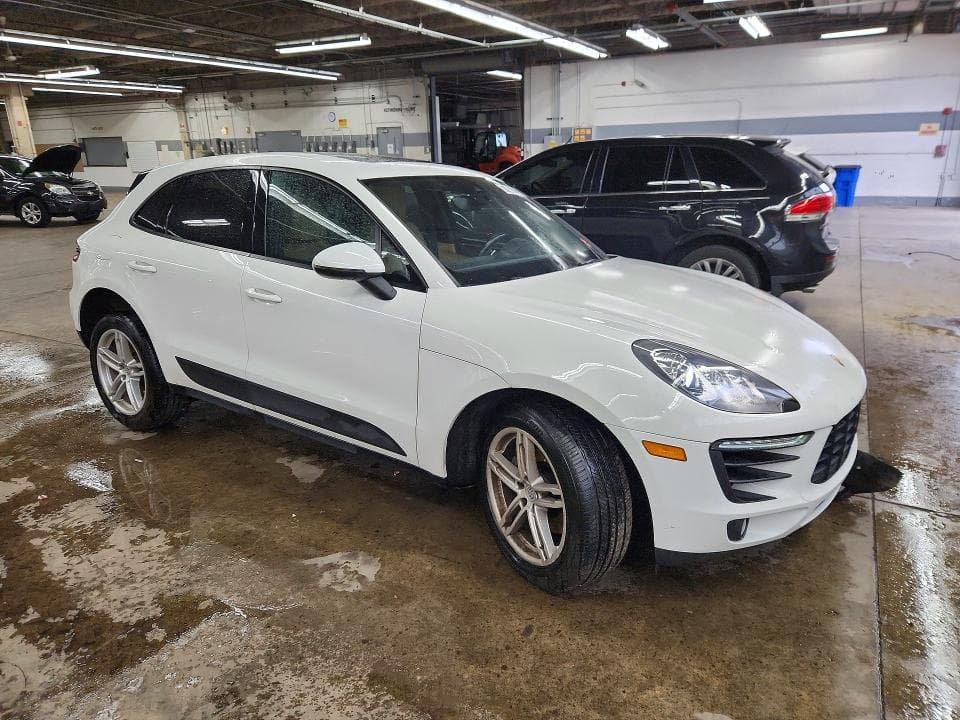 2018 PORSCHE MACAN 4