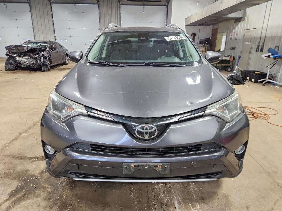 2018 TOYOTA RAV4 XLE 5