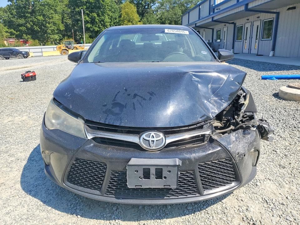 2017 TOYOTA CAMRY SE 5