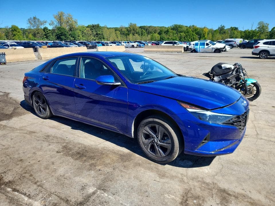 2022 HYUNDAI ELANTRA SEL 4