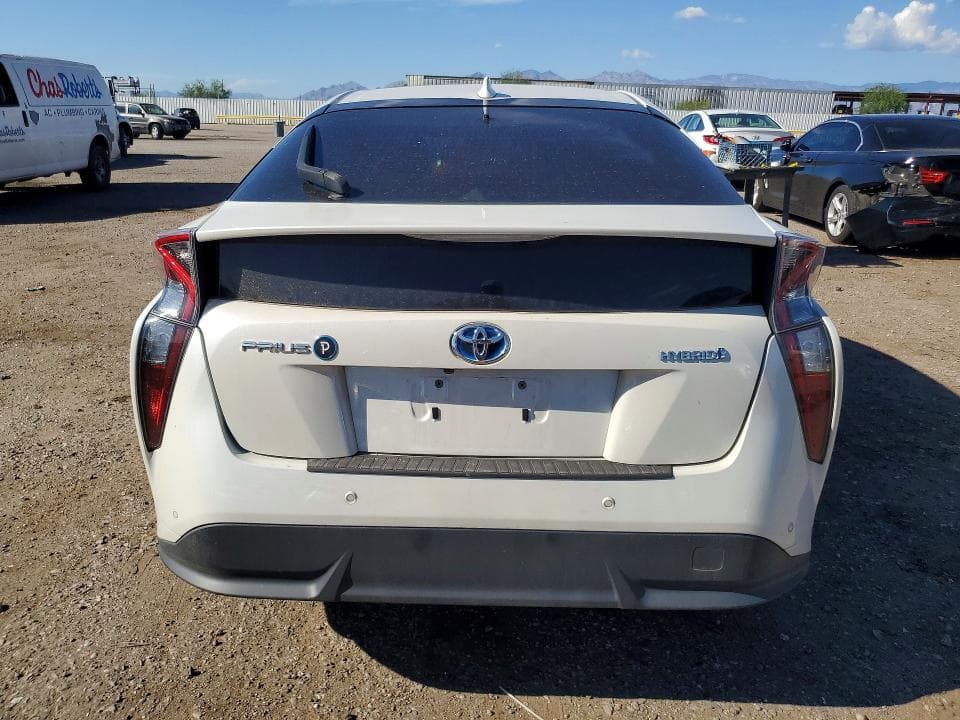2017 TOYOTA PRIUS THREE TOURING 6