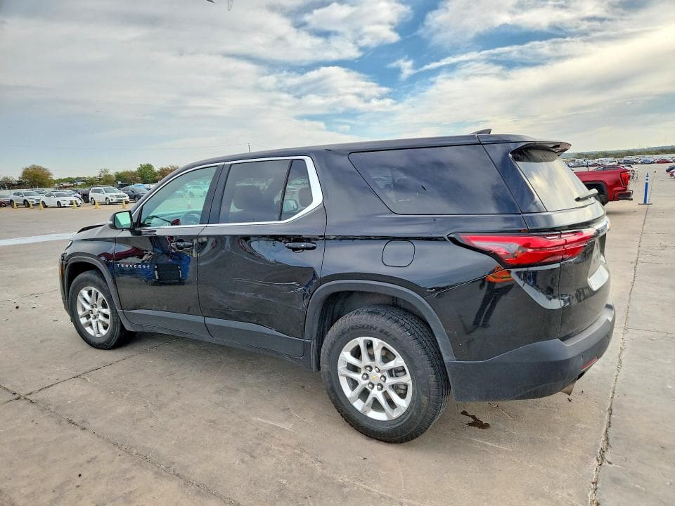 2022 CHEVROLET TRAVERSE LS 2