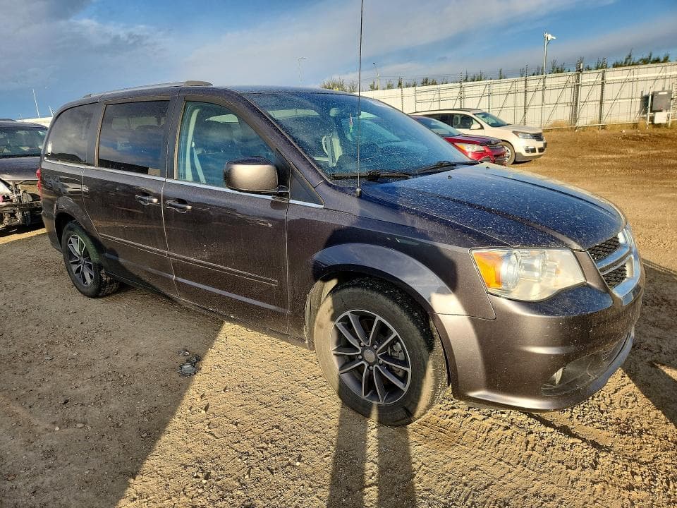 2017 DODGE GRAND CARAVAN SE 4