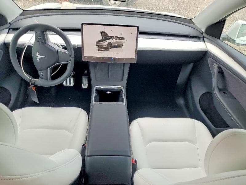 2024 TESLA MODEL Y 8