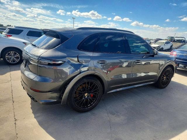 2021 PORSCHE CAYENNE GTS 3